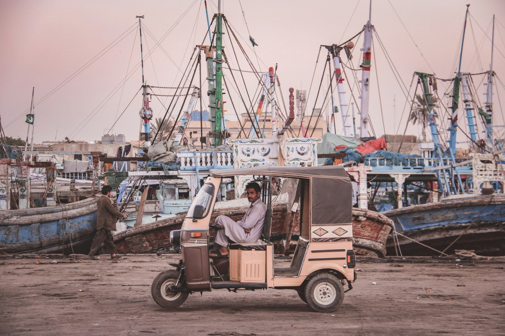 kashif-afridi-Ps5b7OVVM4E-unsplash.jpg